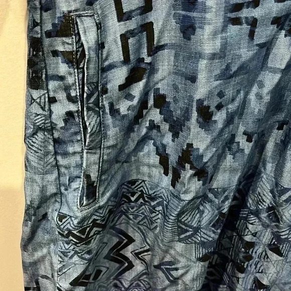 [S]Soft Surroundings  Aztec Geo Patterned Roll Tab Sleeve Lyocell SS Tunic Shirt - Picture 4 of 7